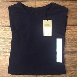 NEW WITH TAGS. Navy Goodfellow & Co T-Shirt Medium